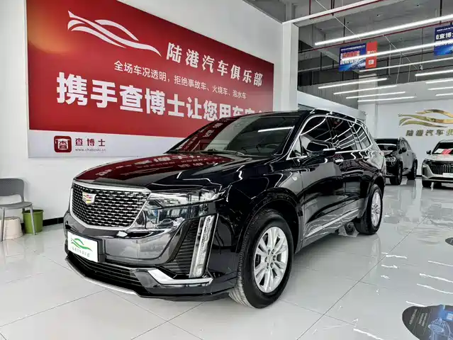 CADILLAC XT6