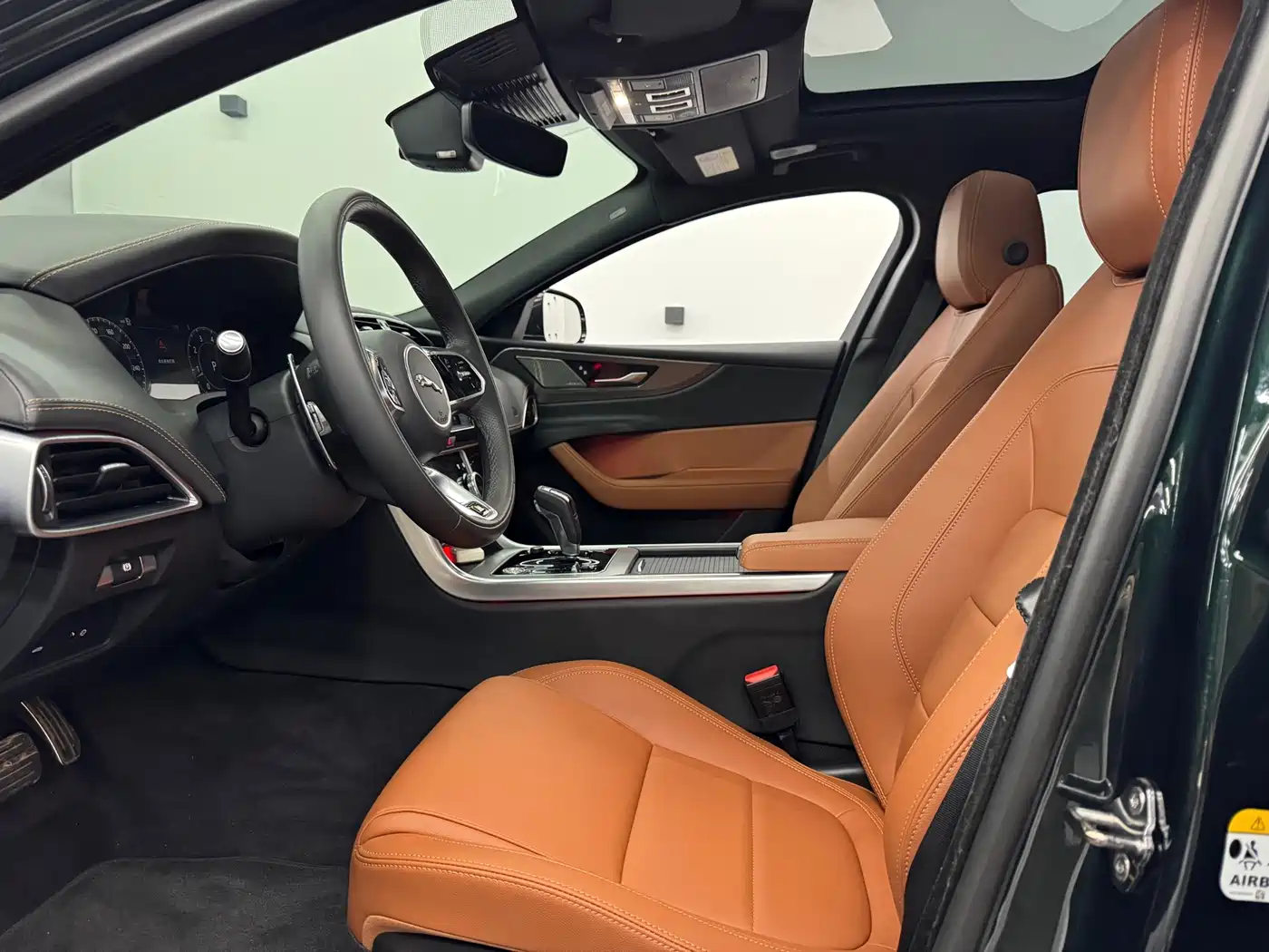 Jaguar XEL 2024 2024 Model 2.0T 250PS R-DYNAMIC S Progressive Sport Edition
