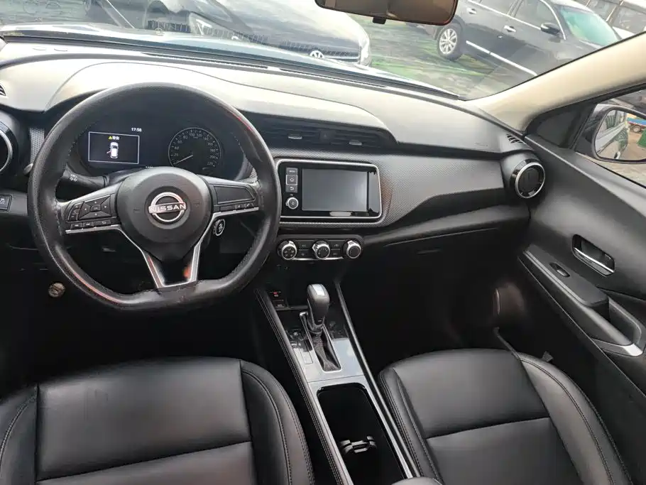 Nissan Kicks 2024 2023 Model Spirited 1.5L Dynamic Fashion Edition