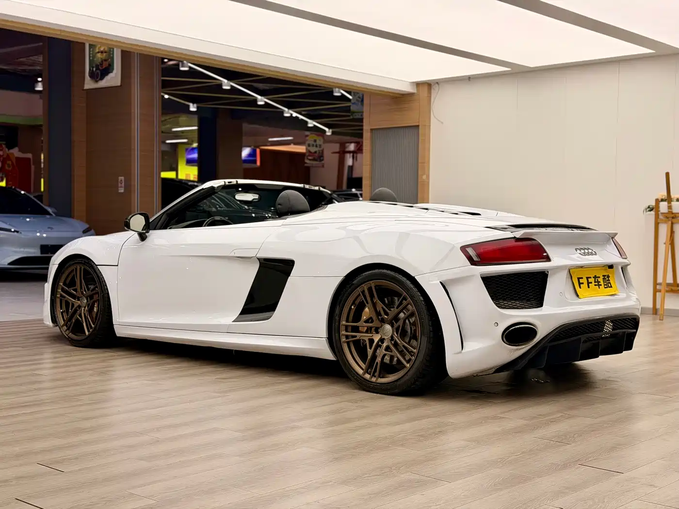 Audi R8 2011 Spyder 5.2 FSI quattro фото 11