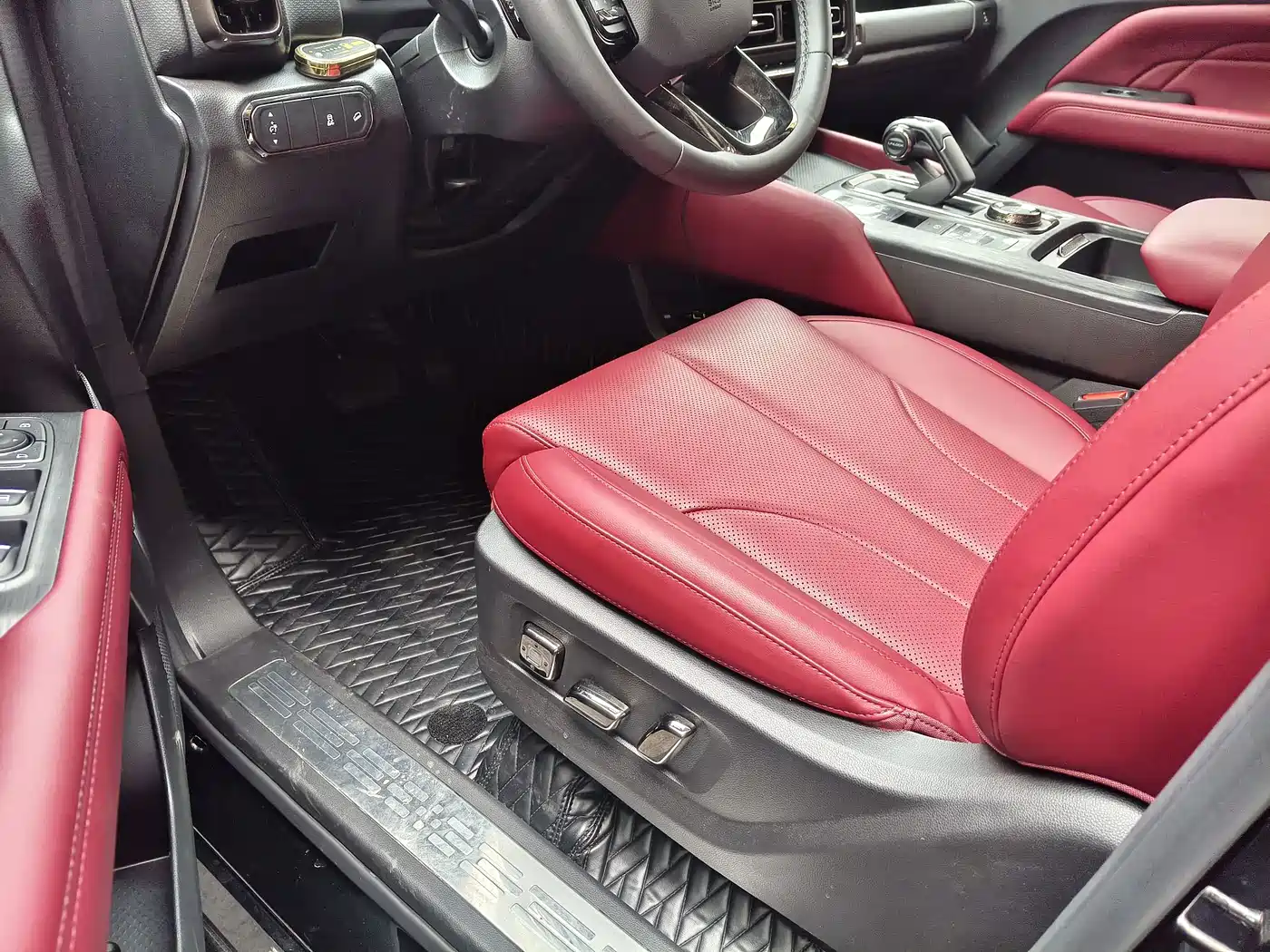 Haval H9 2025 2026 2.0T Standard Model