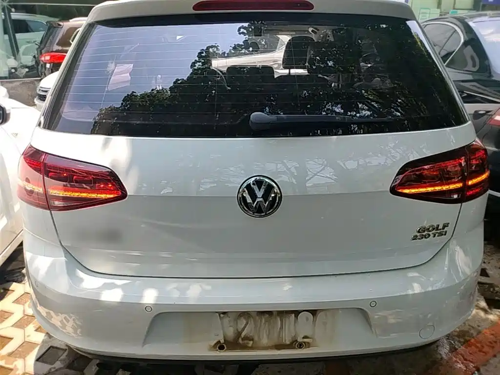 Volkswagen Golf 2017 230TSI Auto Luxury Millionth Anniversary Edition фото 6