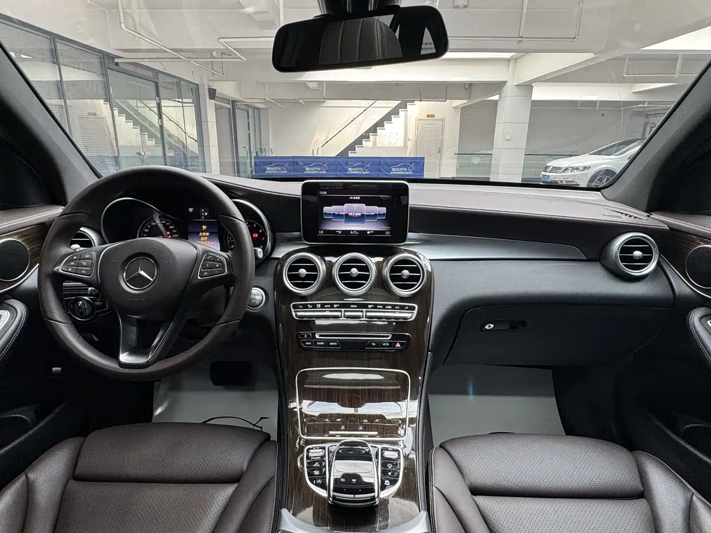 Mercedes-Benz GLC 2019 GLC 260 4MATIC Dynamic фото 9