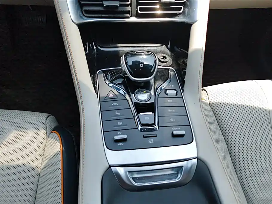 BYD Song PLUS PHEV 2021 DM-i 110KM Flagship PLUS фото 16