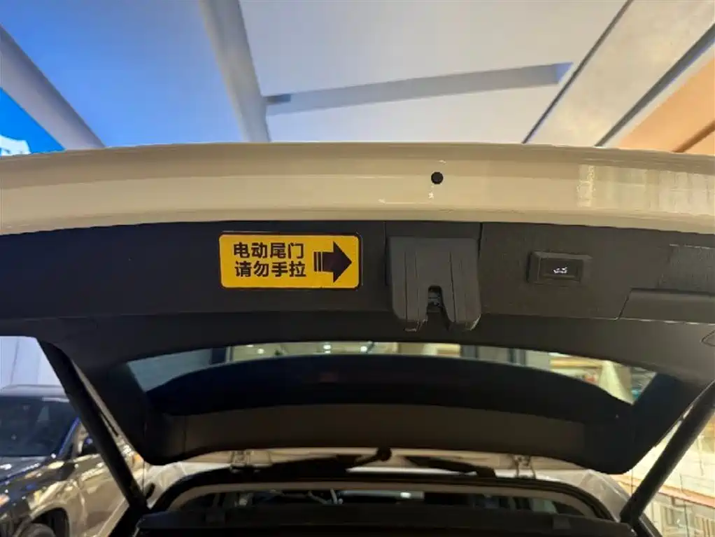 Volkswagen Tharu 2022 280TSI FWD Luxury Edition фото 8