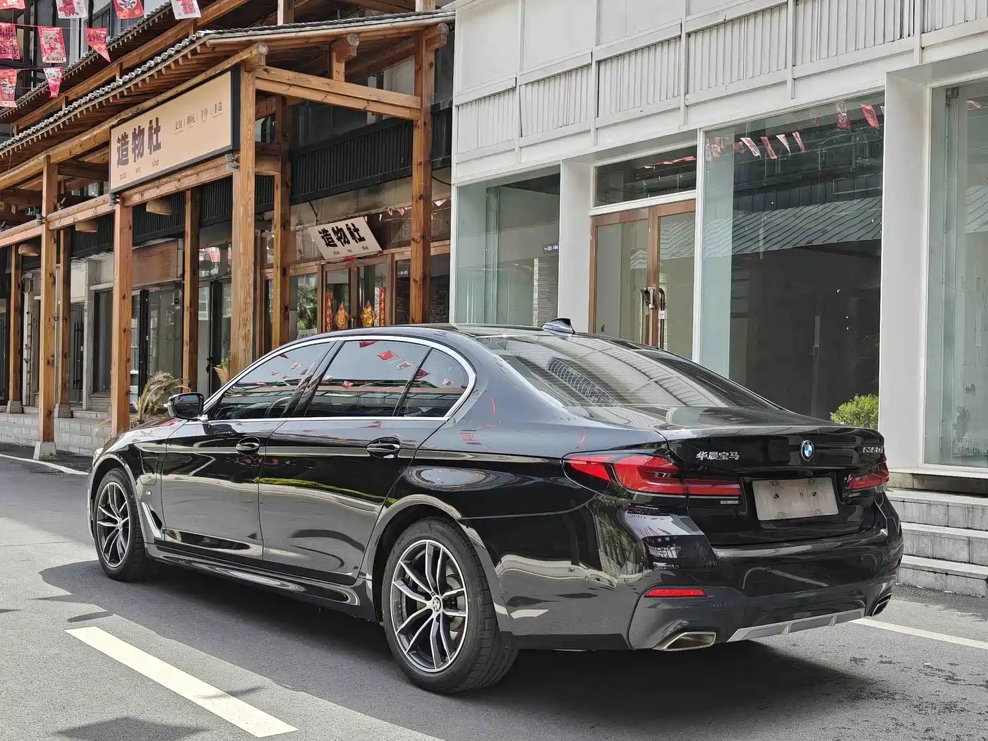 BMW 5 Series New Energy 2021 535Le M Sport Package фото 15