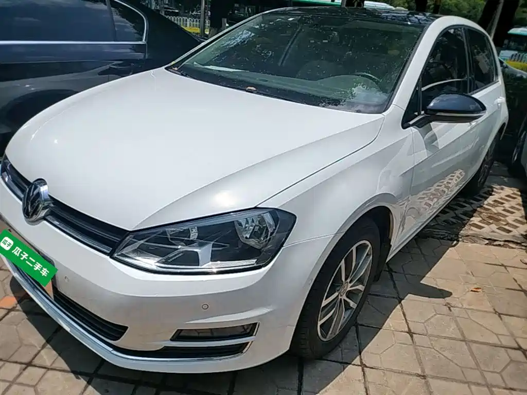 Volkswagen Golf 2017 230TSI Auto Luxury Millionth Anniversary Edition фото 2