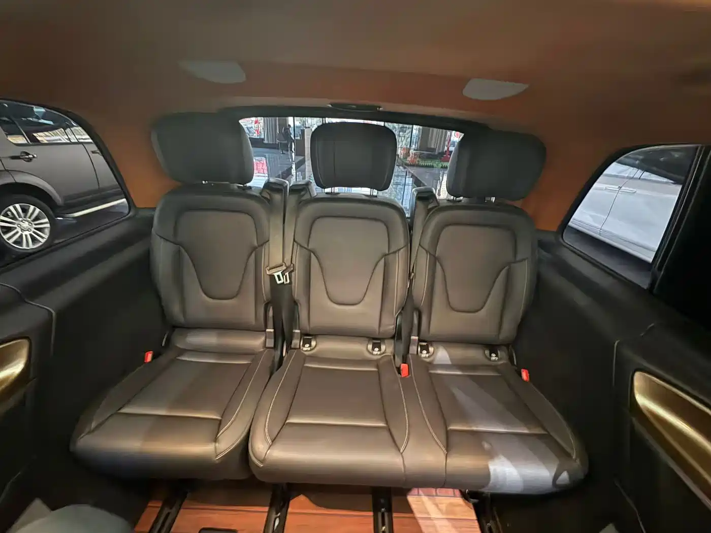 Mercedes-Benz V-Class 2021 V 260 L Long Wheelbase Luxury Edition фото 4
