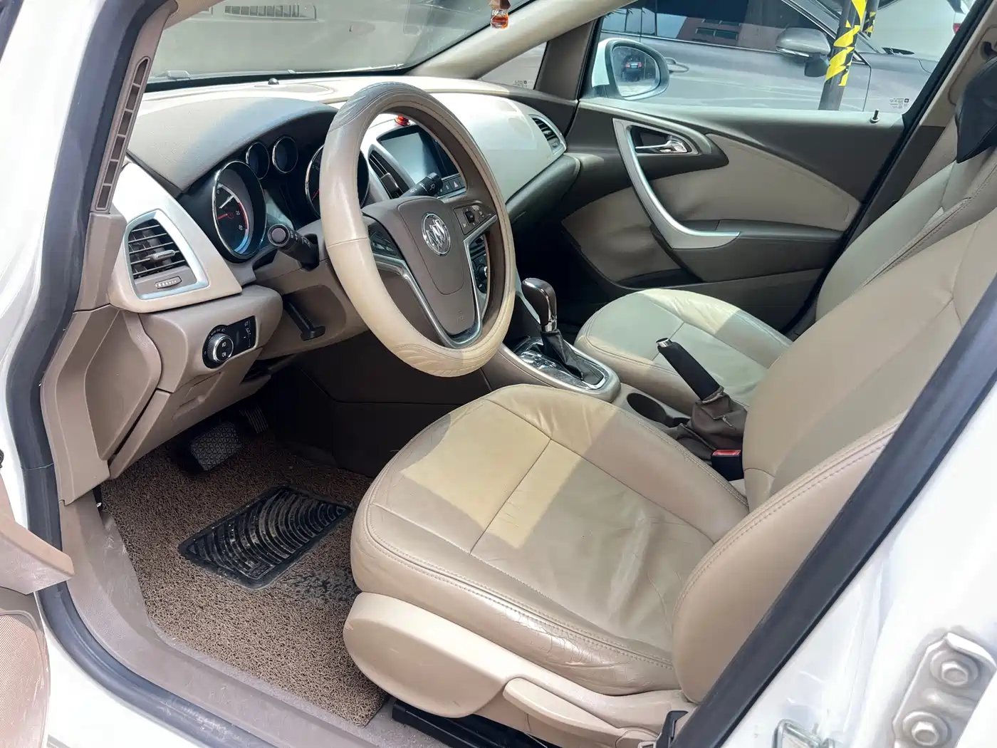 Фото 13 - Buick Excelle