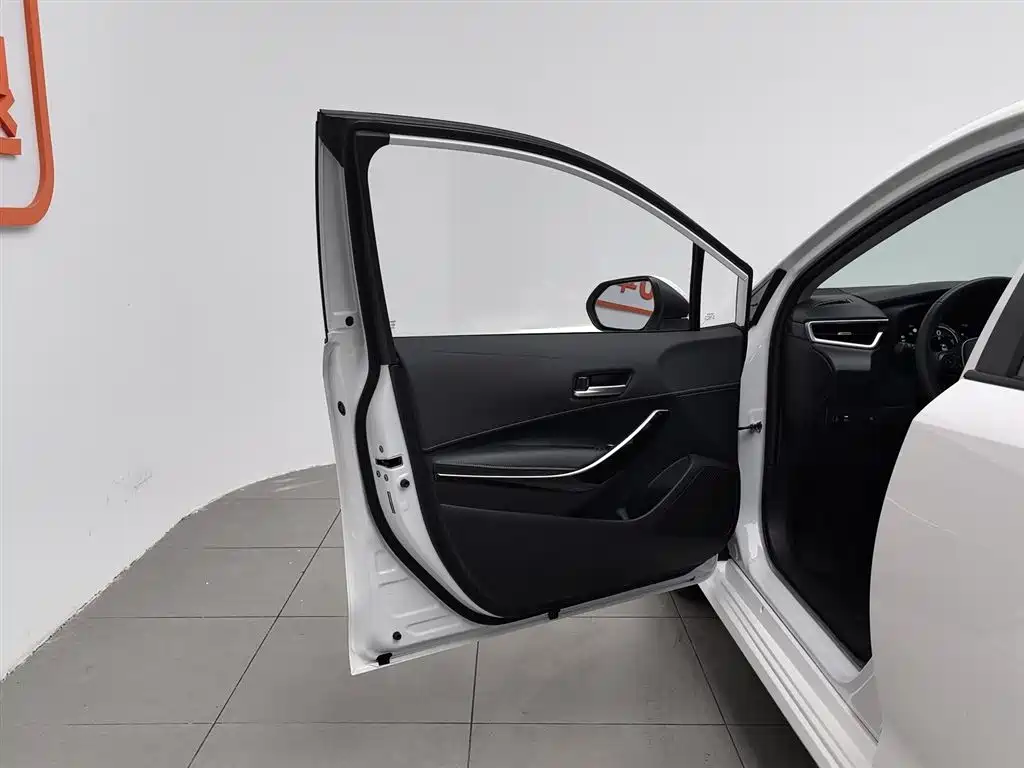 Toyota Corolla 2024 Model 1.8L Smart Hybrid Elite Edition фото 8