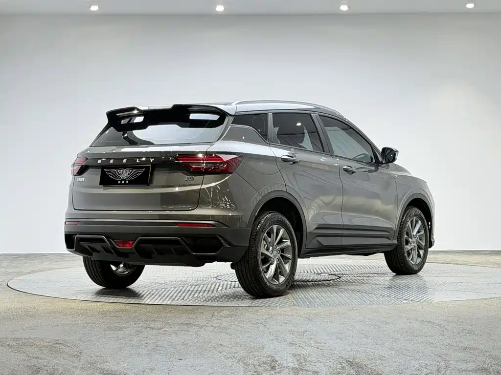 Фото 3 - Geely Binyue