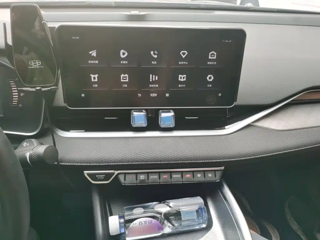 Фото 6 - Geely Preface