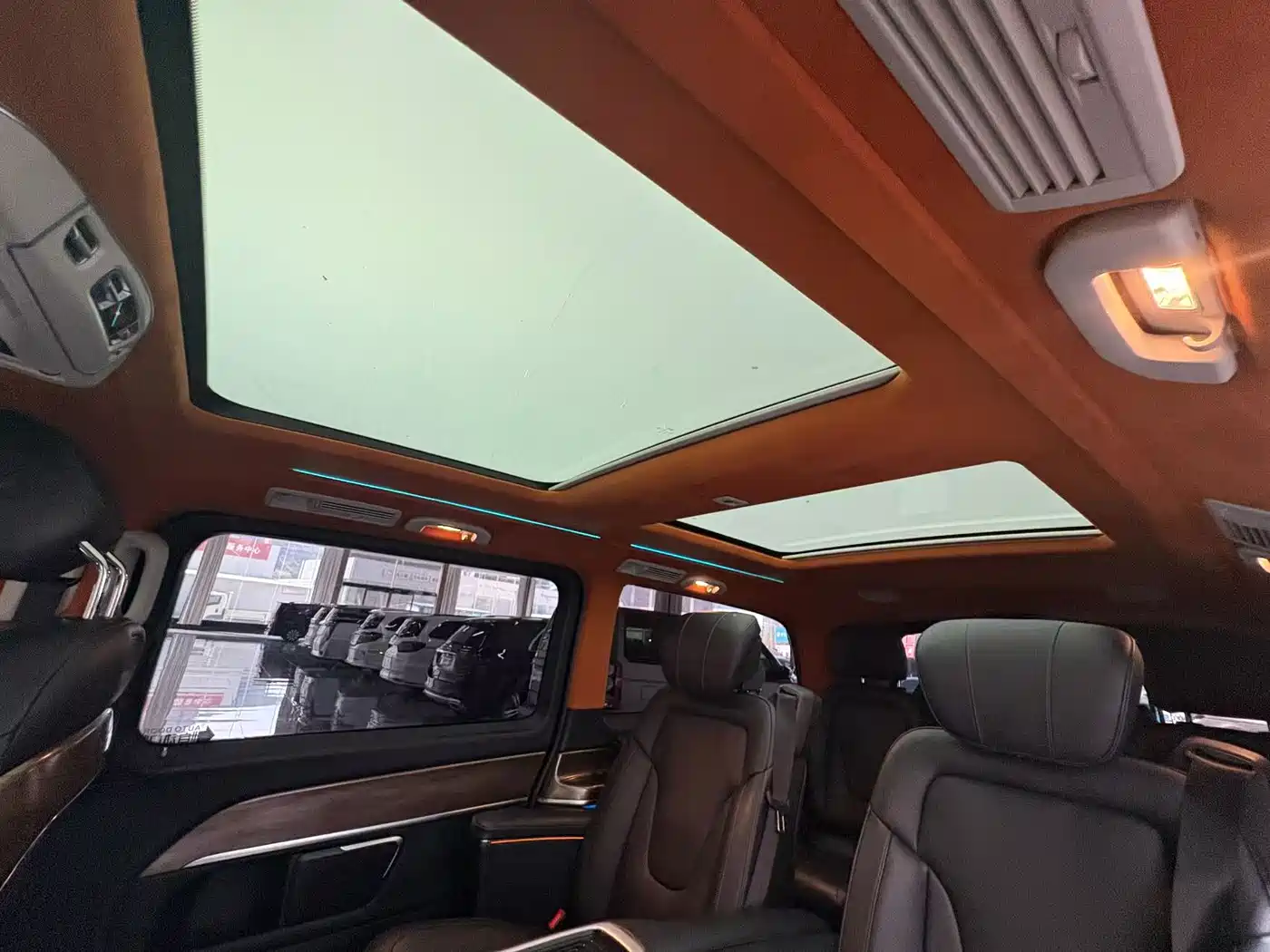 Mercedes-Benz V-Class 2021 V 260 L Long Wheelbase Luxury Edition фото 7