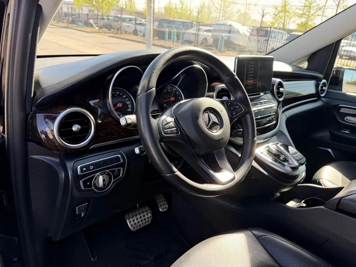 Mercedes-Benz V-Class 2018 V 260 Premium Edition China VI фото 12