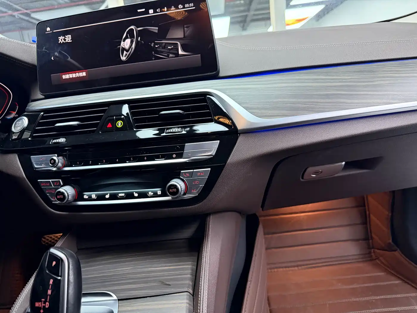 BMW 5 Series 2021 530Li Leading M Sport Package фото 16