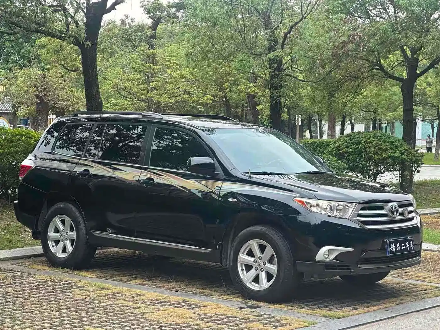 Toyota Highlander 2012 2.7L 2WD 5-seater Elite Edition фото 3