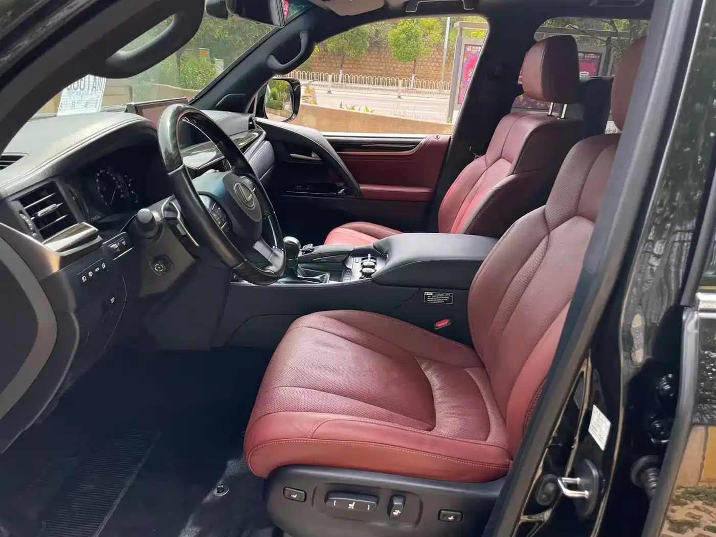 Lexus LX 2017 570 Dynamic Luxury фото 7
