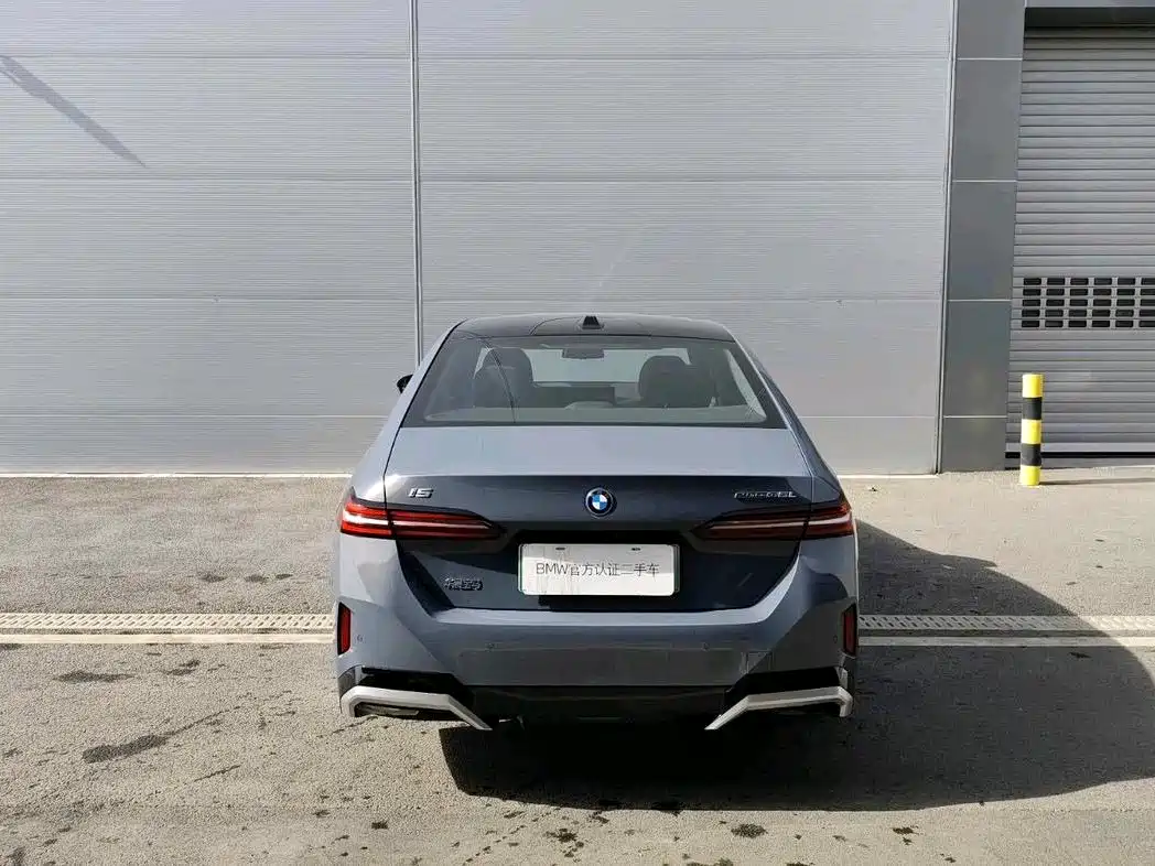 BMW i5 2024 eDrive 35L Premium Model M Sport Package фото 2