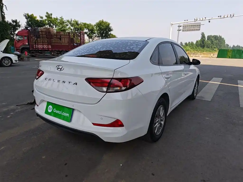 Hyundai Elantra 2018 1.6L Automatic Pleasing Edition GL China VI фото 7