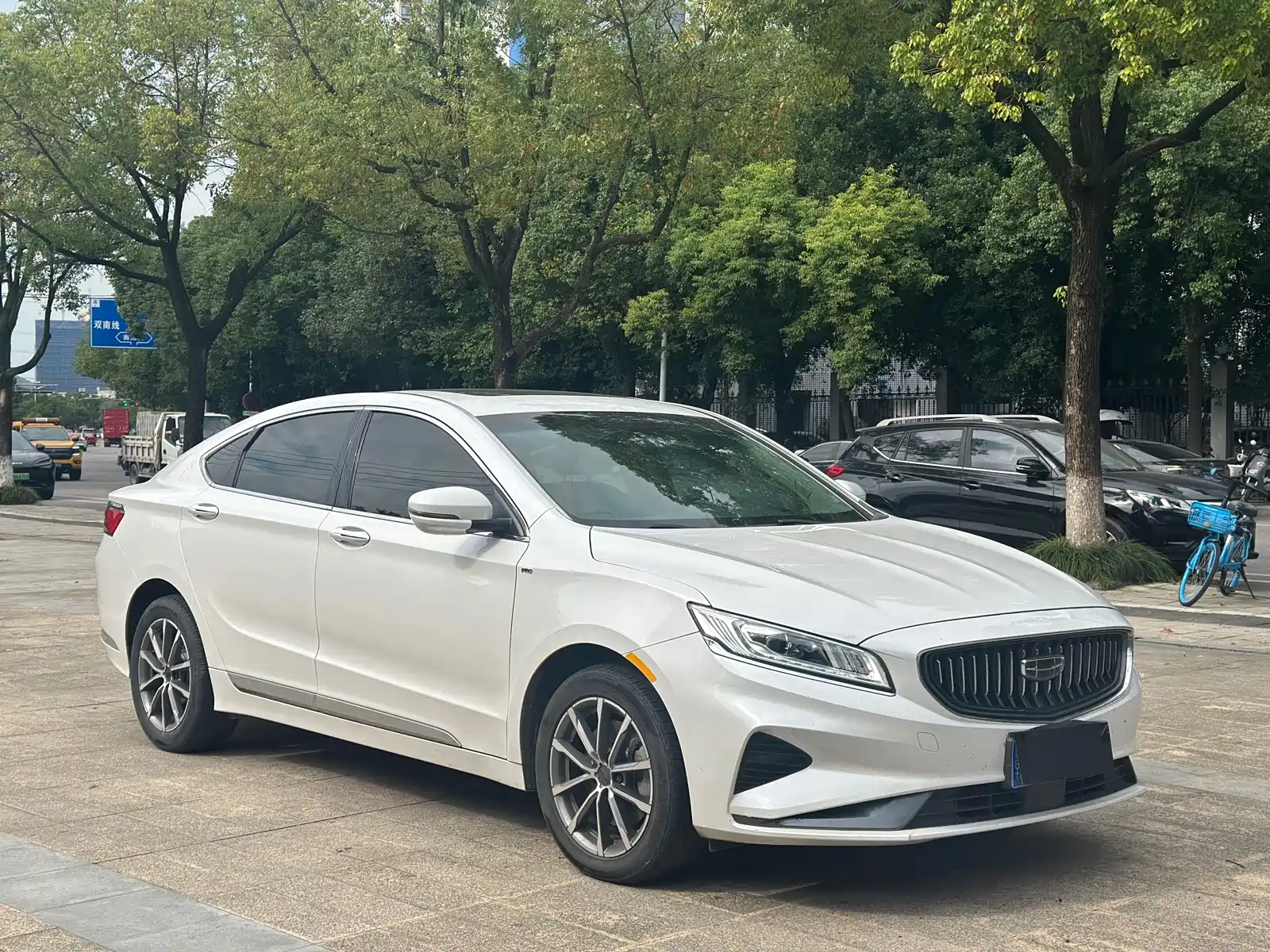 Фото 3 - Geely Borui