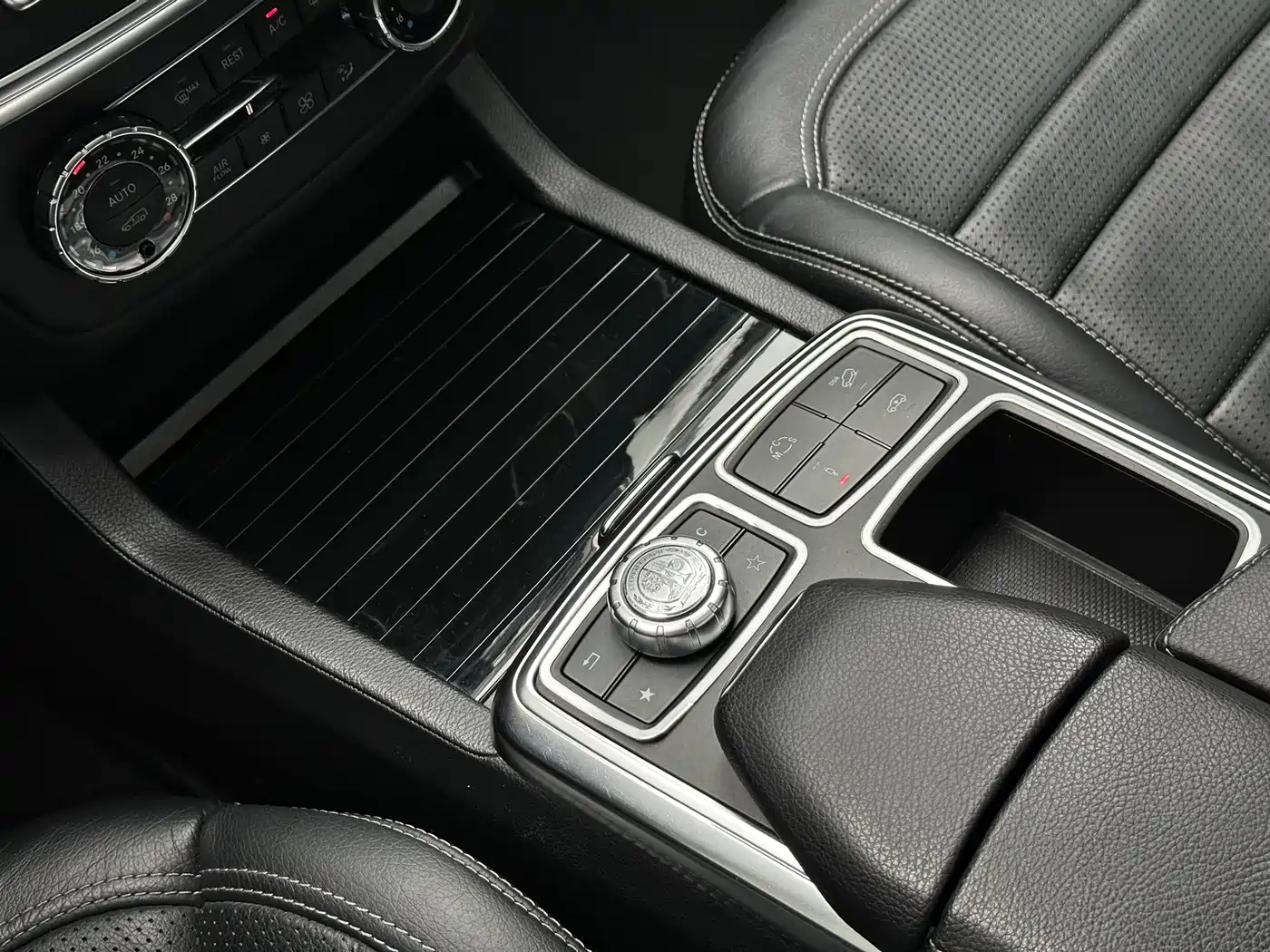 Mercedes-Benz M-Class AMG 2015 AMG ML 63 фото 12