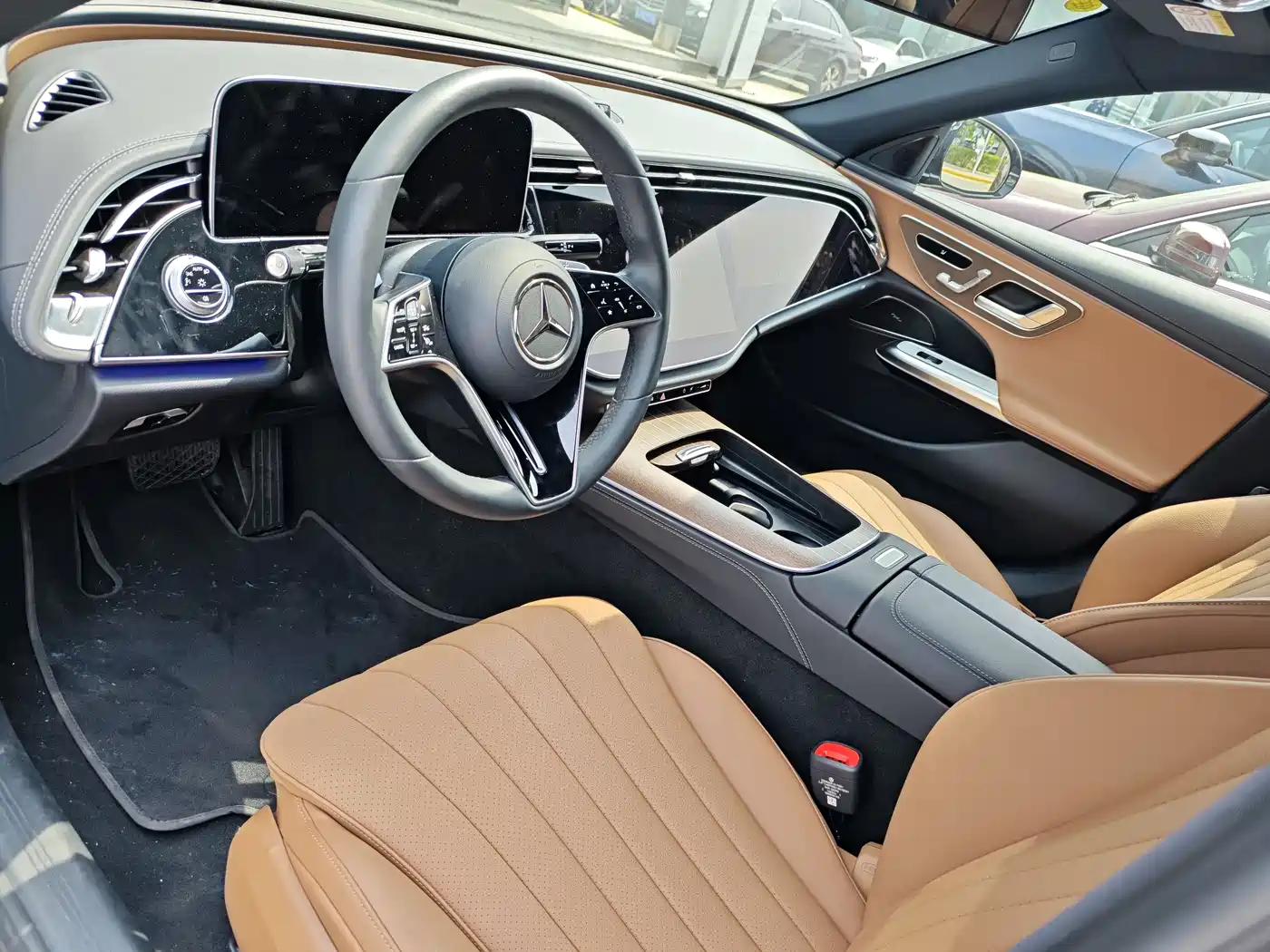 Mercedes-Benz E-Class New Energy 2024 E 350 e L Plug-in Hybrid Sedan фото 6