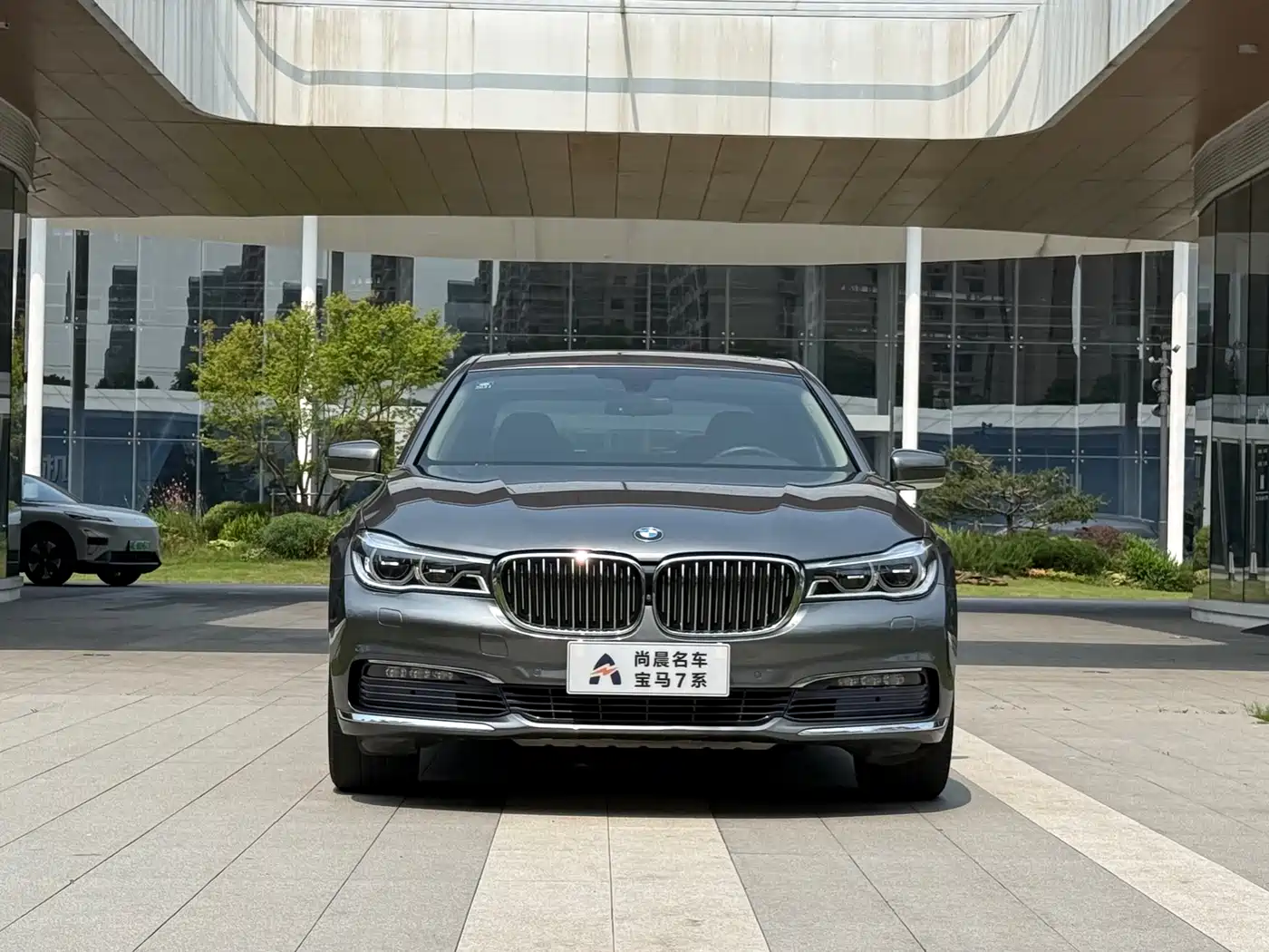 BMW 7 Series 2017 730Li Luxury Edition фото 2