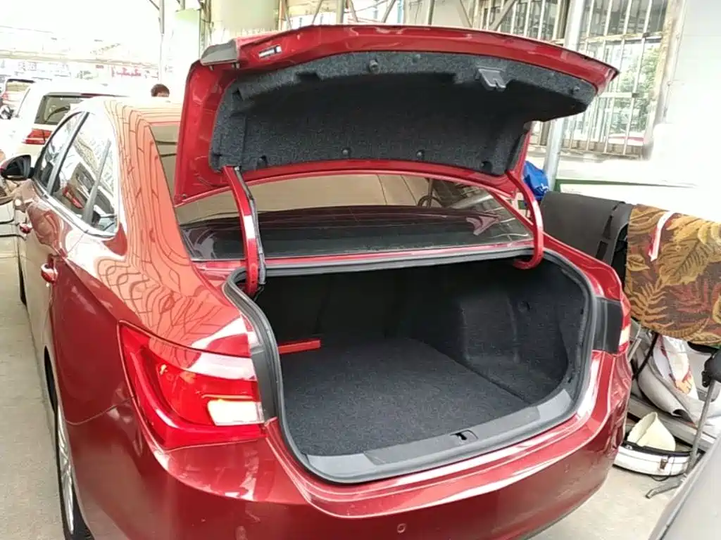 Фото 19 - Buick Excelle