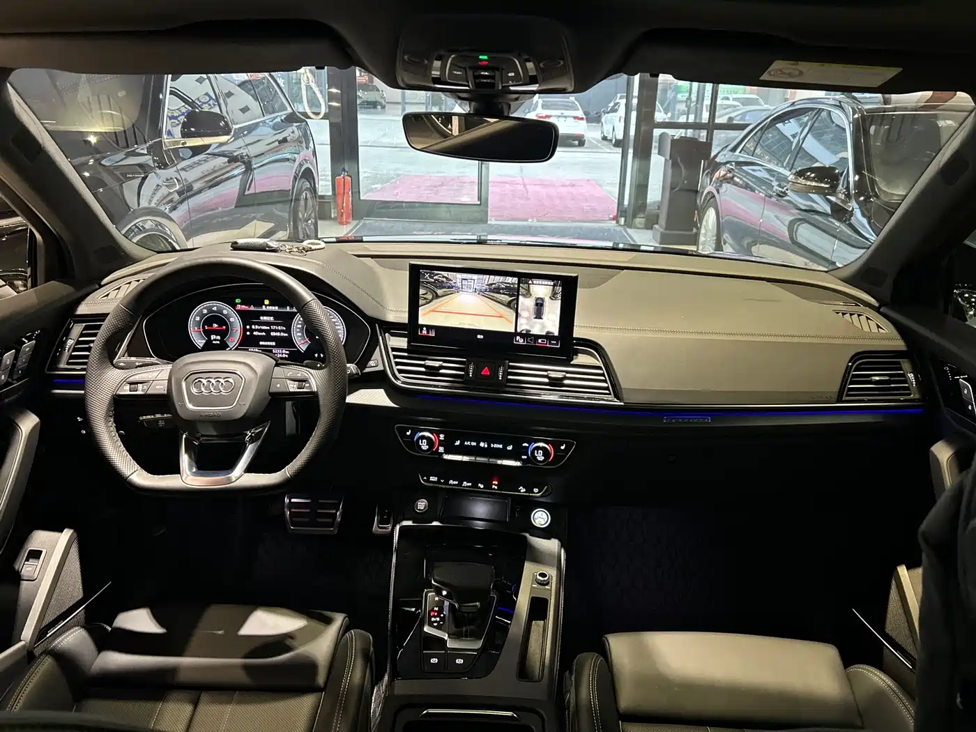 Фото 22 - Audi Q5L