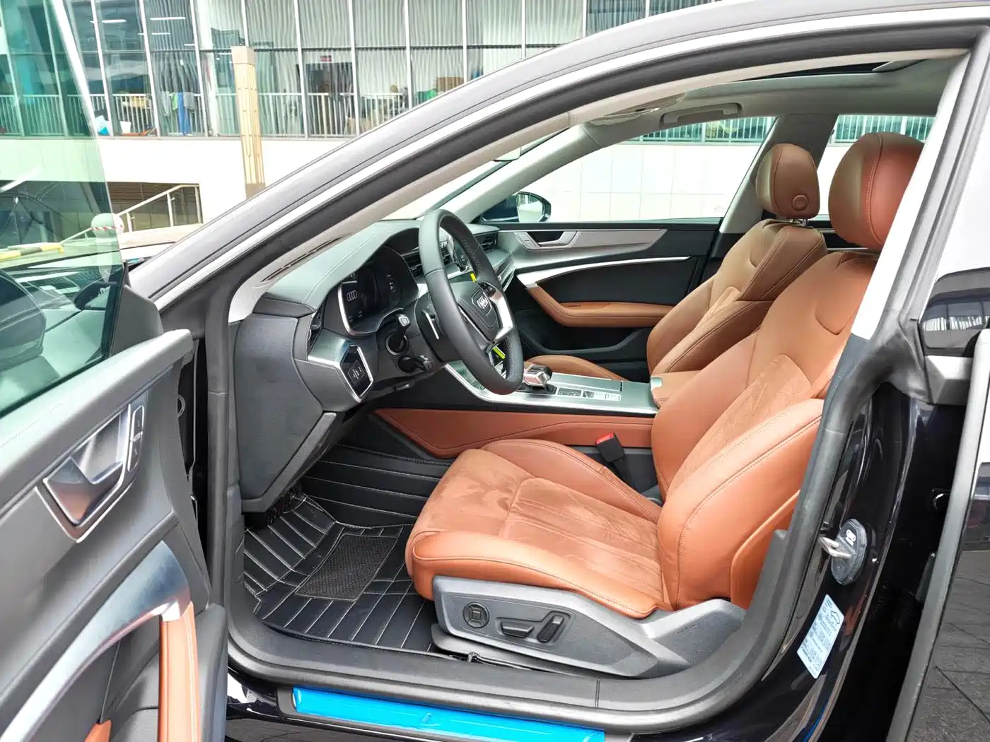 Audi A7L 2025 Model Year 45 TFSI Luxury фото 7