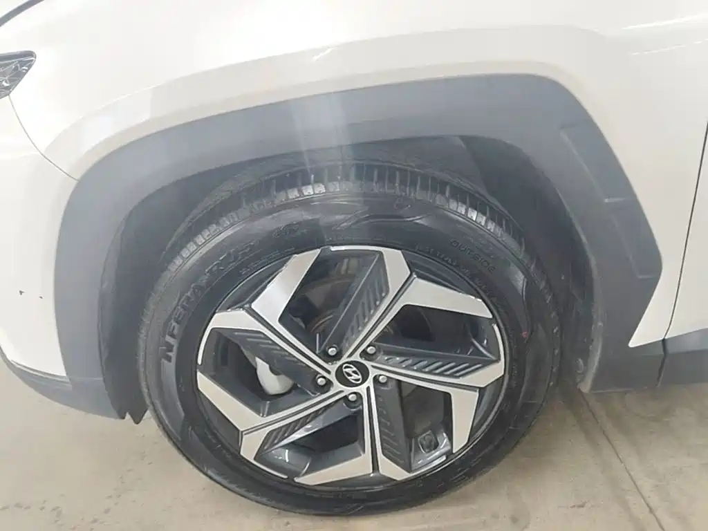 Фото 23 - Hyundai Tucson