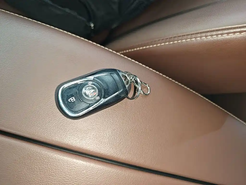 Photo 9 - Buick Envision Plus