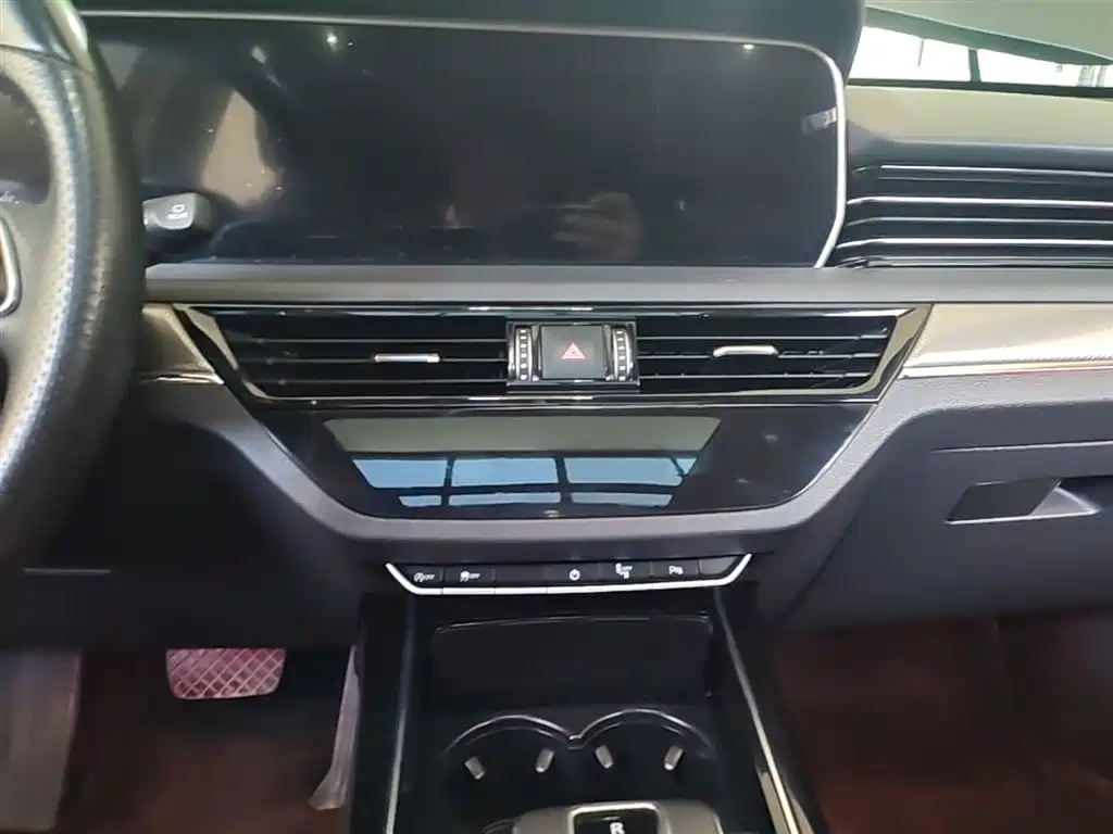 Hongqi HS5 2022 Facelift 2.0T Smart Flag Enjoyment AWD Edition фото 13