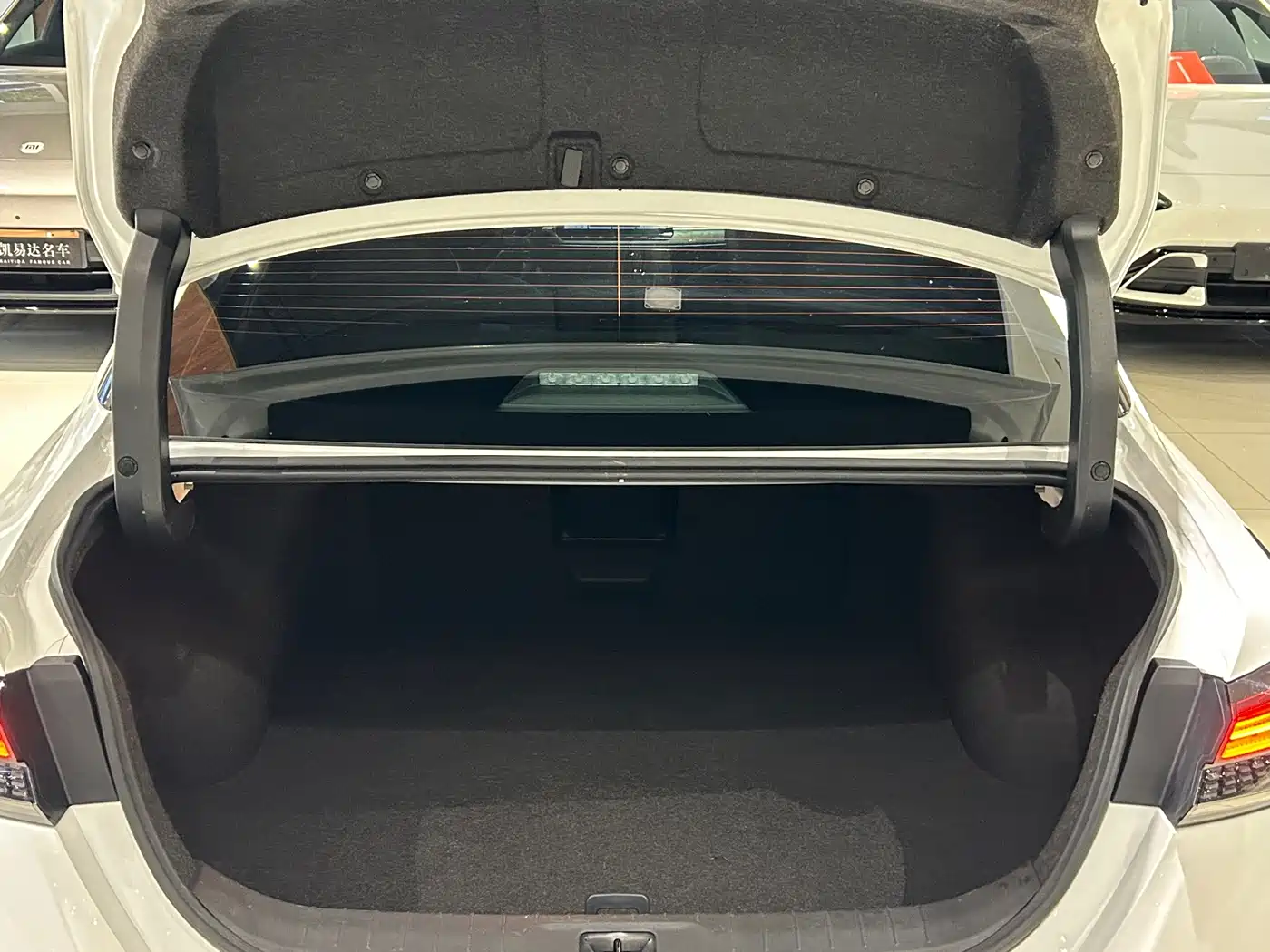 Nissan Teana 2025 2025 2.0L XL-TLS Delight Edition