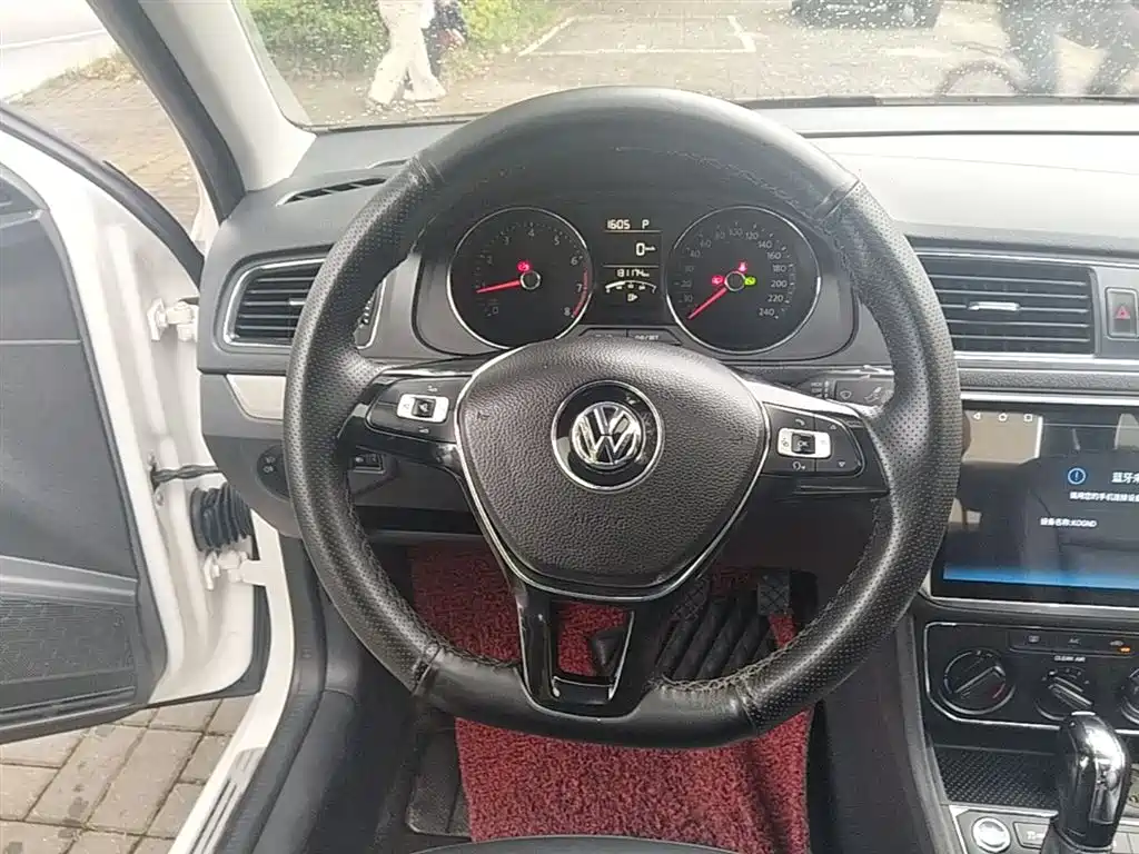 Volkswagen Lavida 2017 1.6L Automatic Comfort Edition фото 11