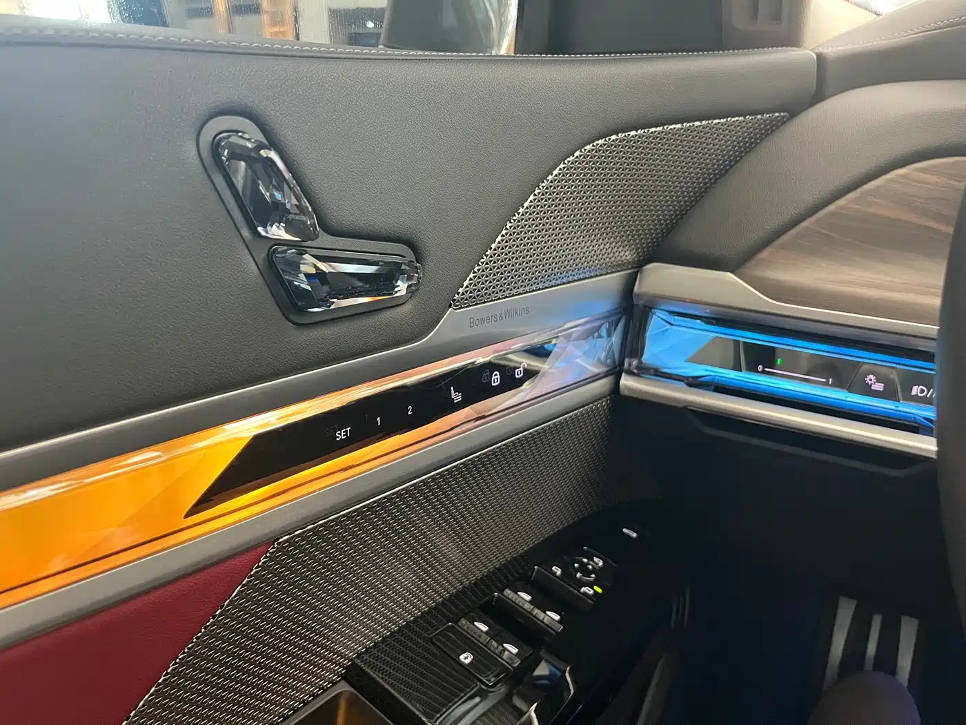 BMW 7 Series 2023 Model 735Li M Sport Package фото 13
