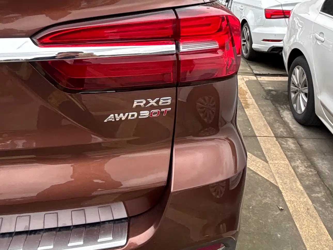 ROEWE RX8