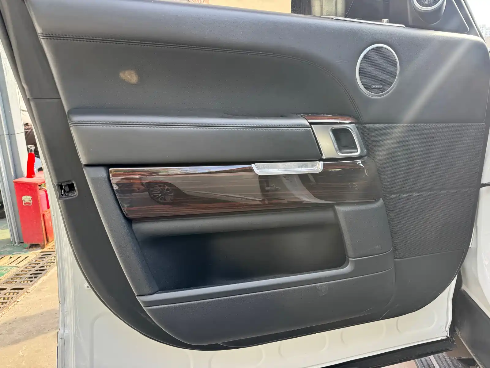 Photo 8 - Land Rover Range Rover