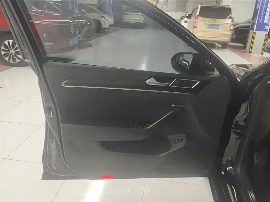 Volkswagen Magotan 2020 330TSI DSG Premium фото 7