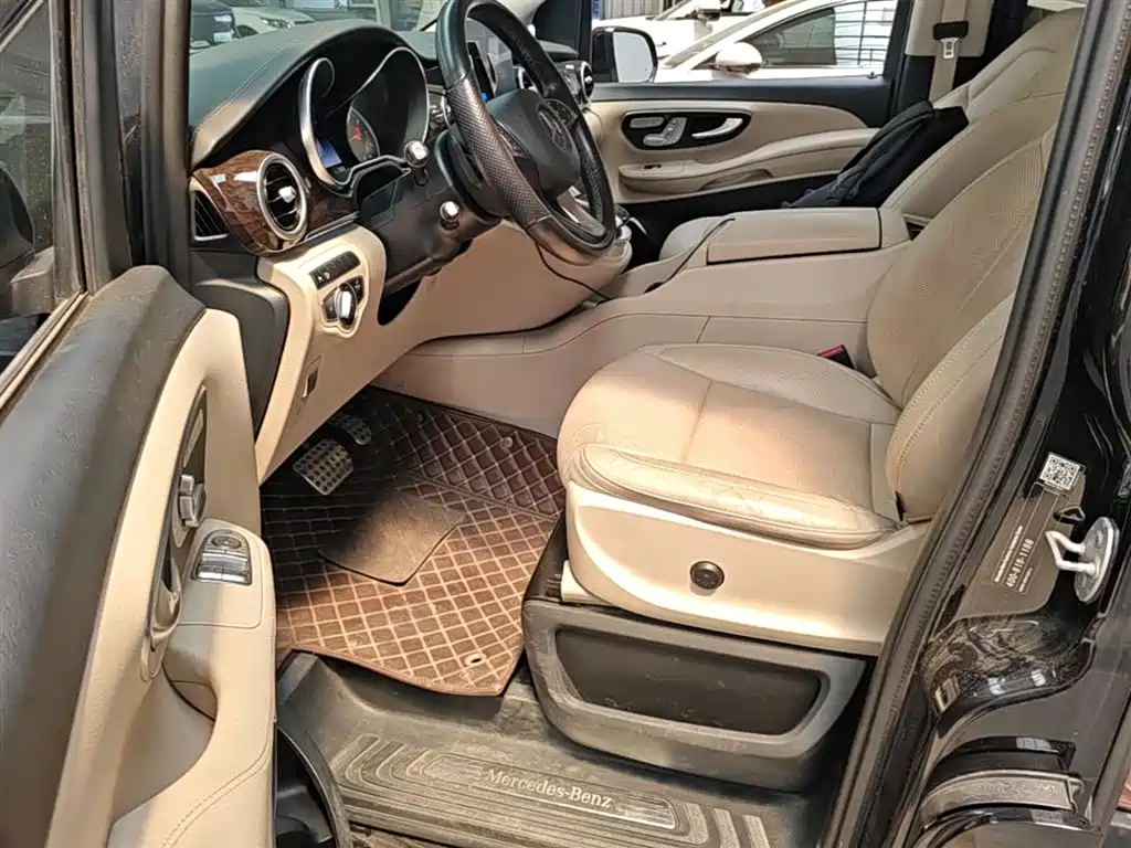 Mercedes-Benz V-Class 2018 V 260 Premium Edition China V фото 16