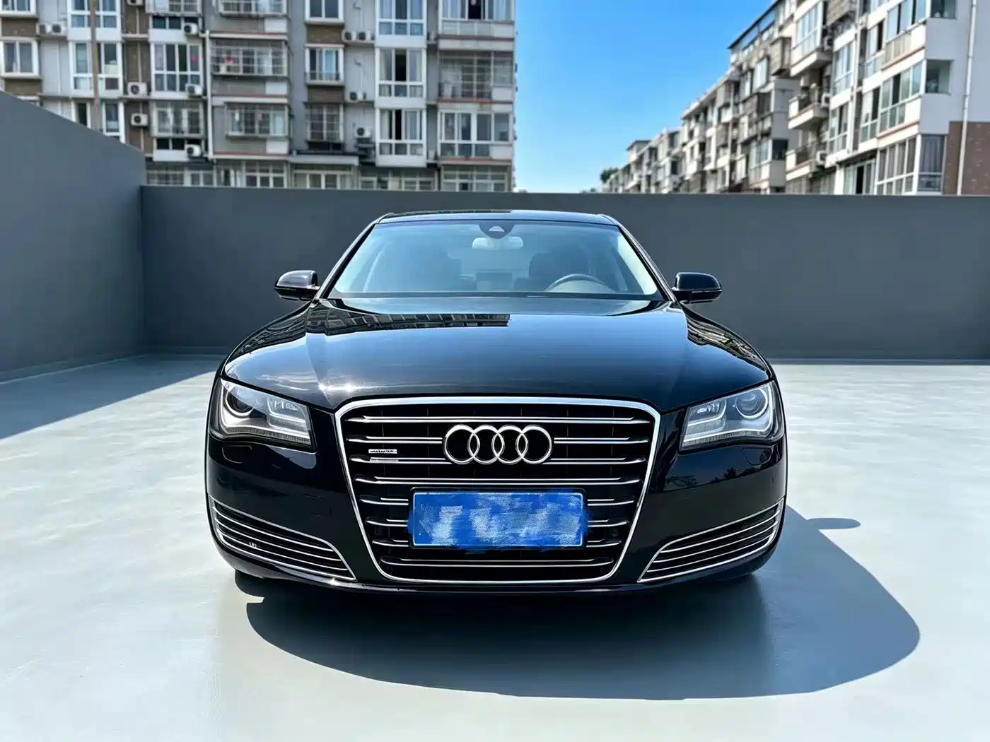 Фото 2 - Audi A8