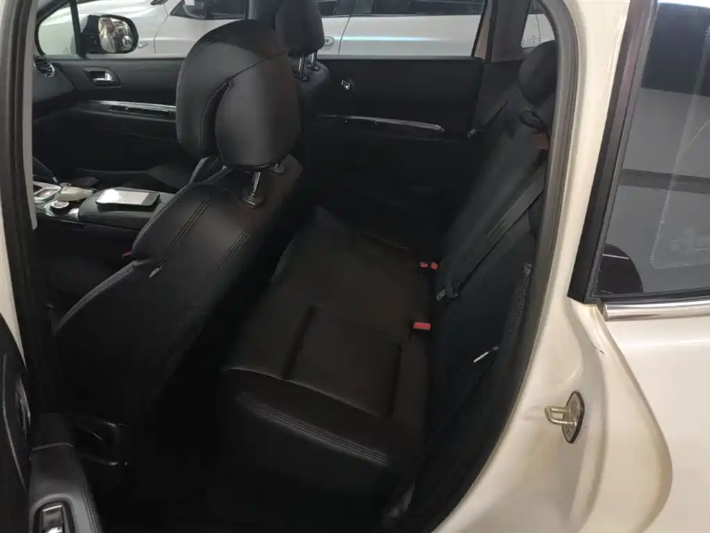 Peugeot 3008 2015 1.6THP Automatic Classic Edition фото 17