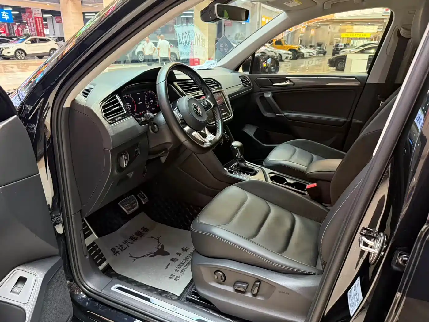 Volkswagen Tiguan L 2021 330TSI Automatic 2WD R-Line Flagship фото 9