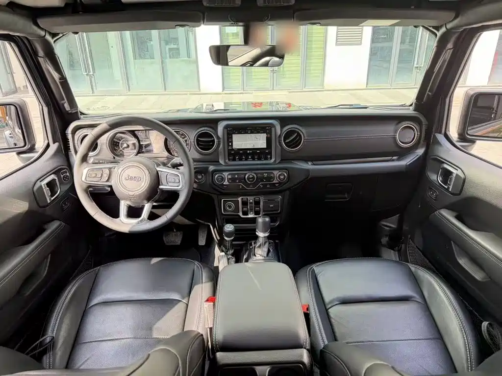 Фото 13 - Jeep Gladiator