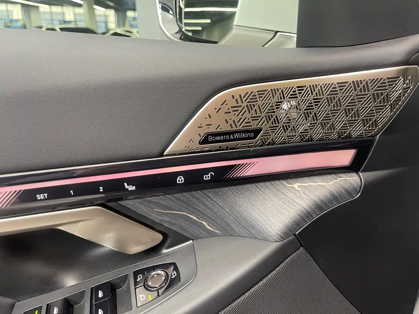 BMW 5 Series 2025 530Li Premium M Sport Package фото 24