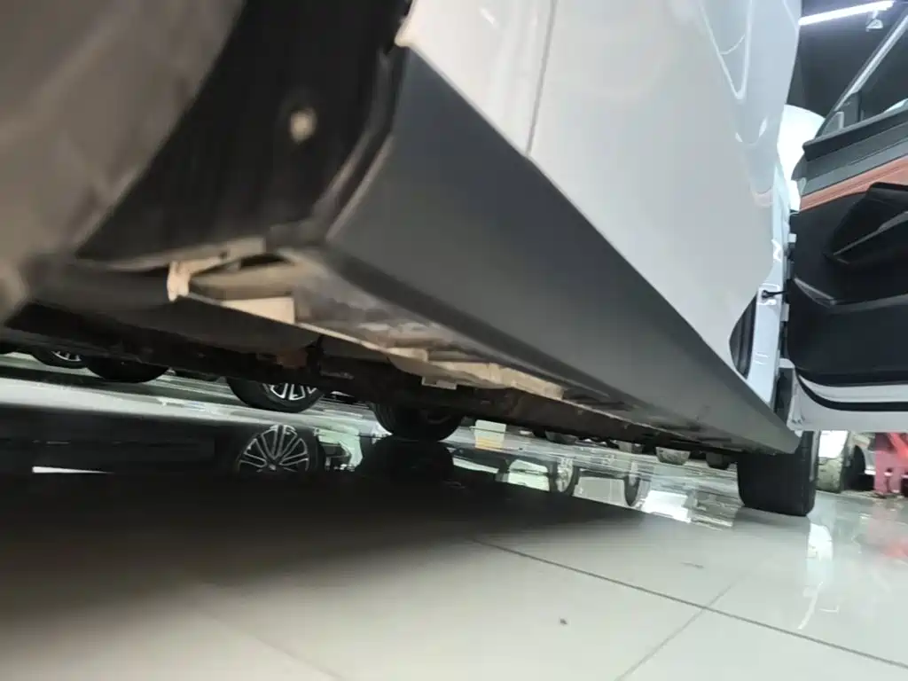 Geely Galaxy Galaxy L6 2025 2025 EM-i 60km Voyage Edition