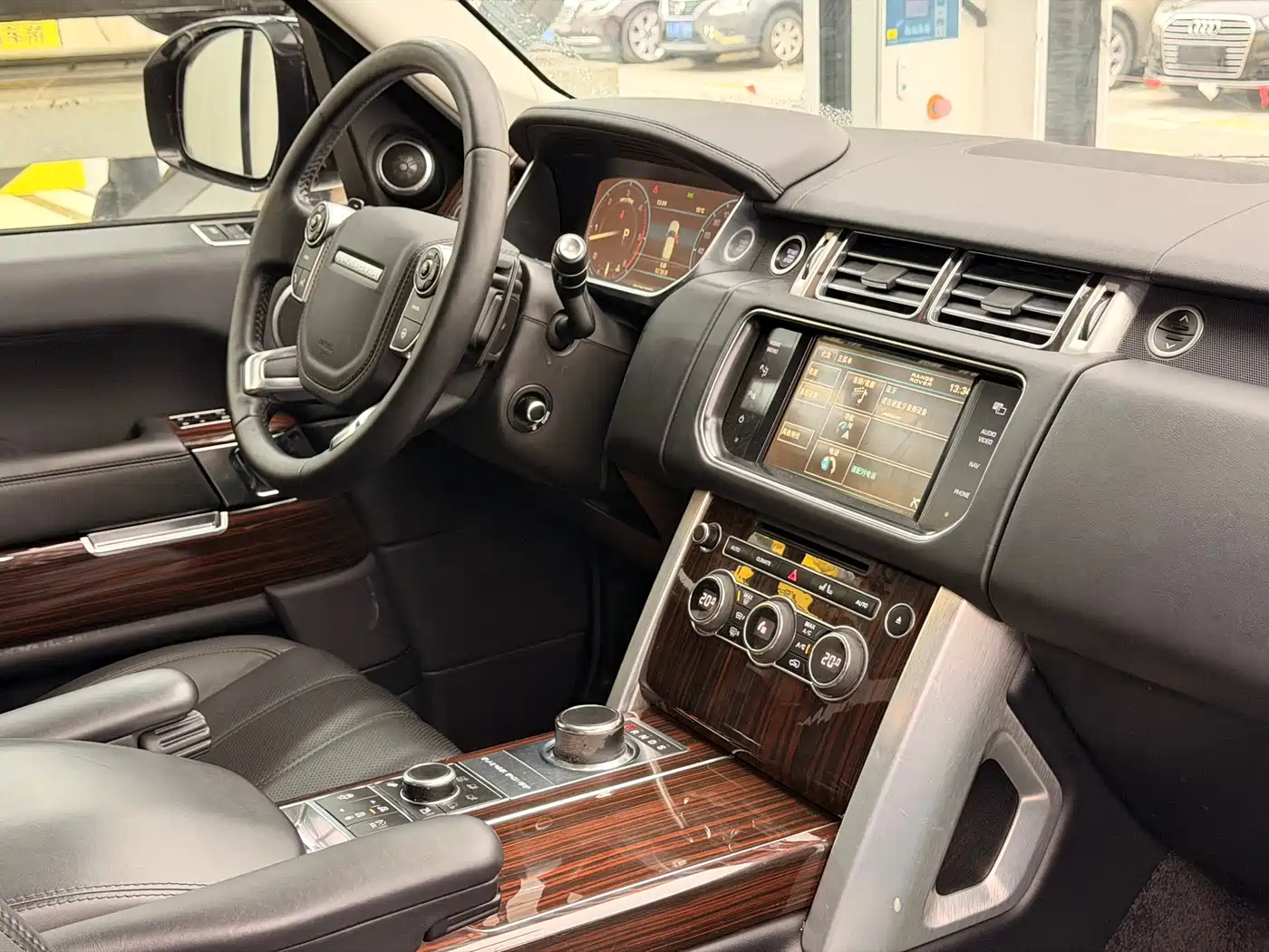 Land Rover Range Rover 2013 3.0 TDV6 Vogue фото 18