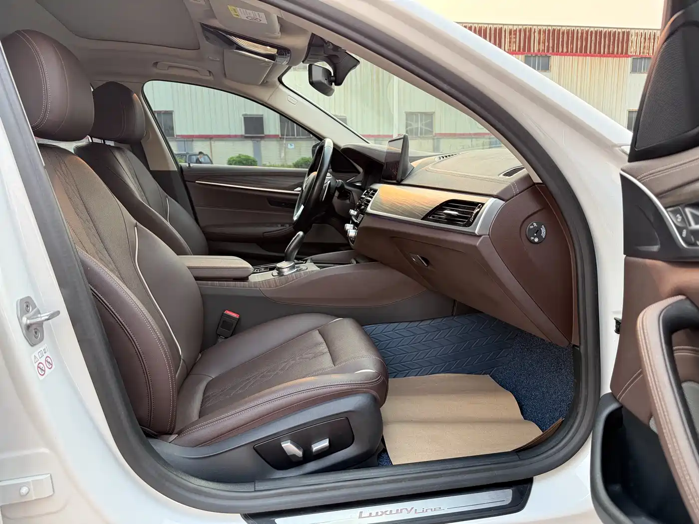 BMW 5 Series 2021 530Li Leading Luxury Package фото 10