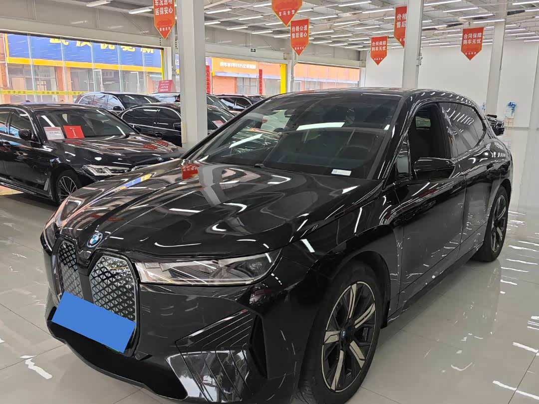 BMW iX
