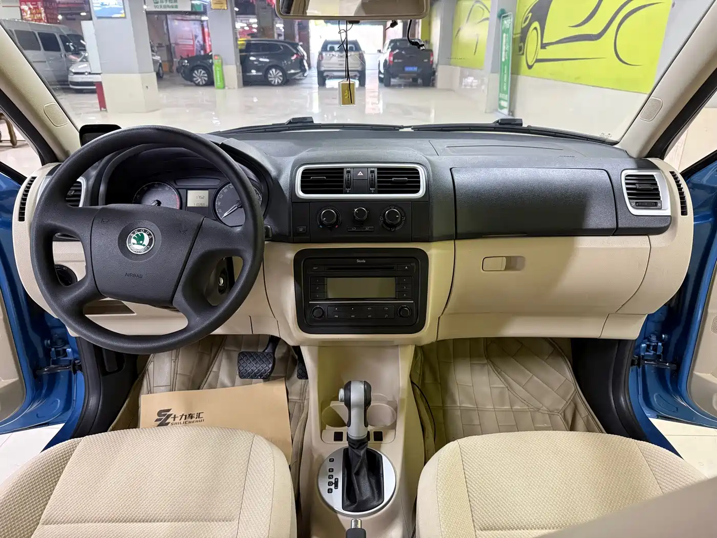 Škoda Fabia 2009 Model 1.4L Automatic JingZhi Edition фото 13
